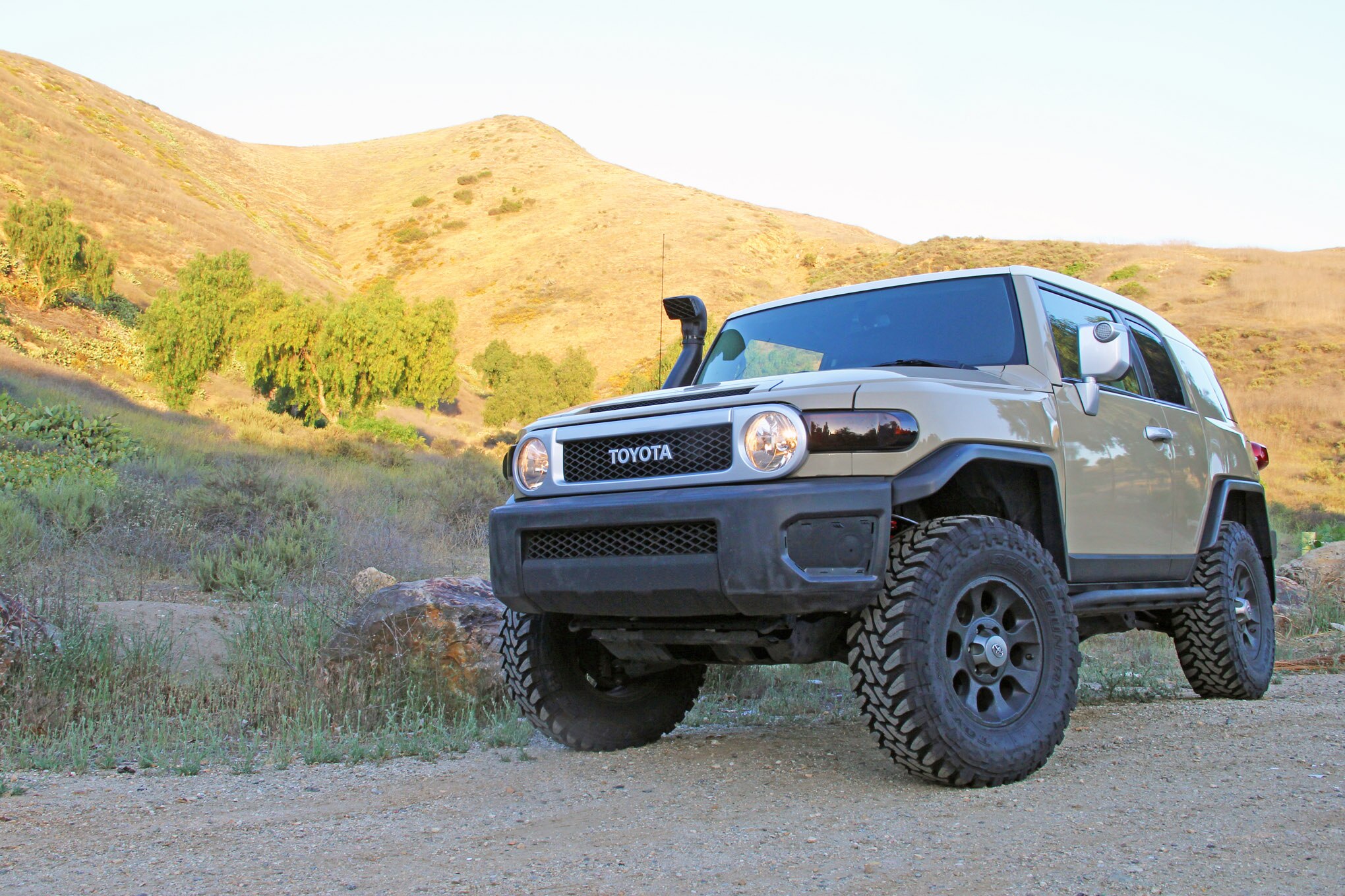 Our 2012 Fj Cruiser Project Gets A Toytec Boss Lift Toyo Tires