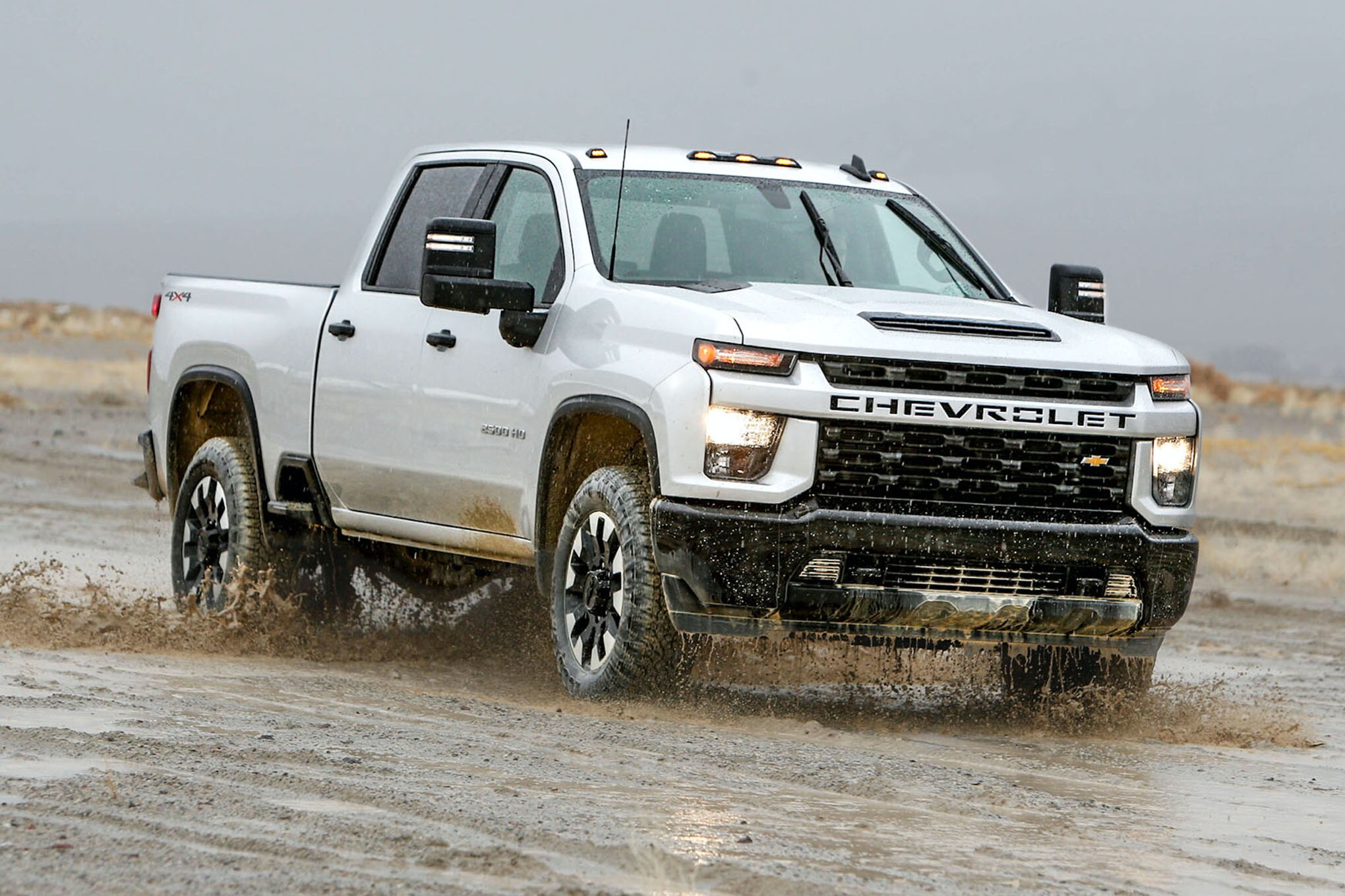 2020-chevy-silverado-2500-hd-custom-pros-and-cons-off-road