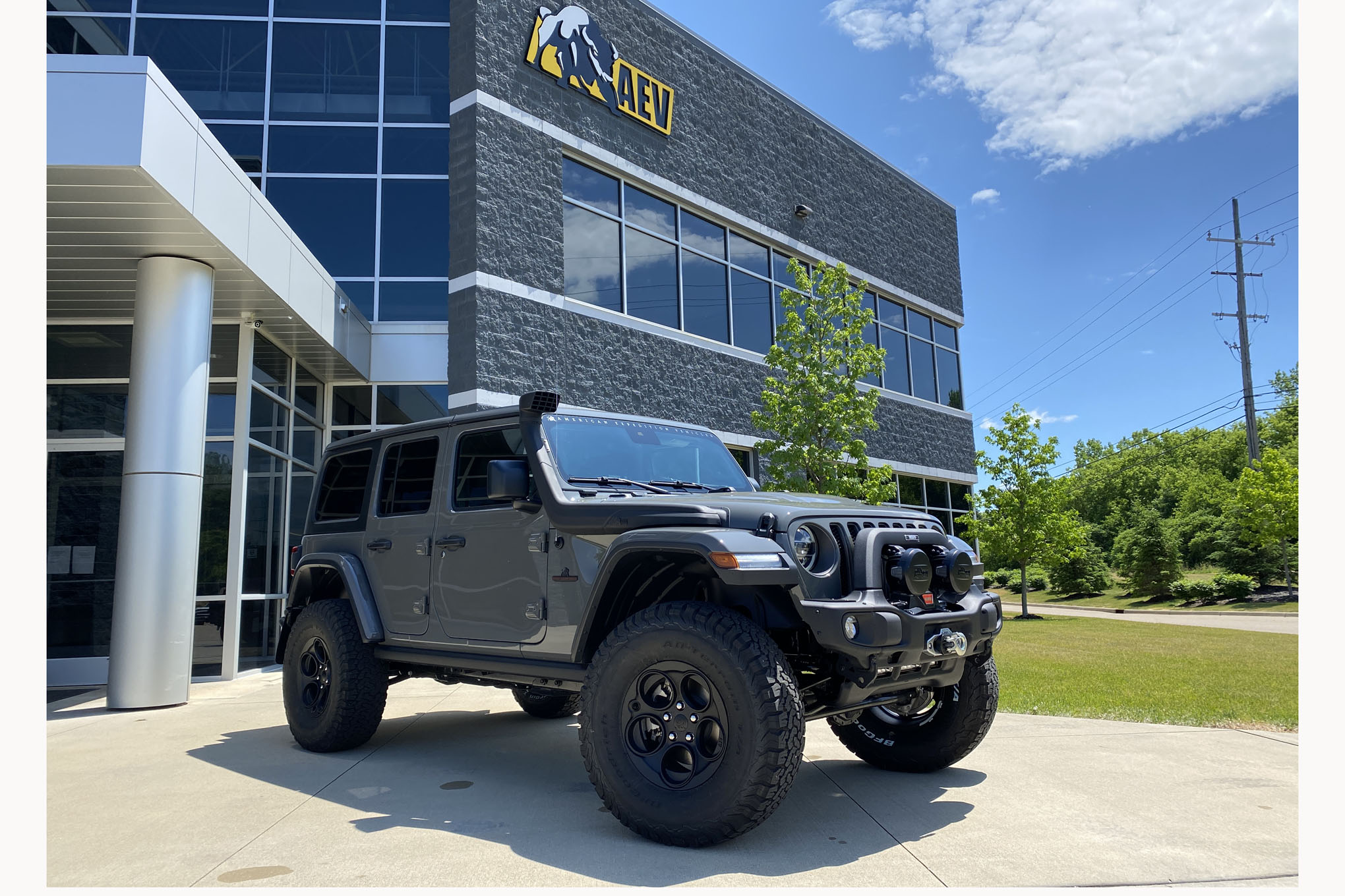 The American Expedition Vehicles (AEV) JL370 is a Jeep Wrangler JL